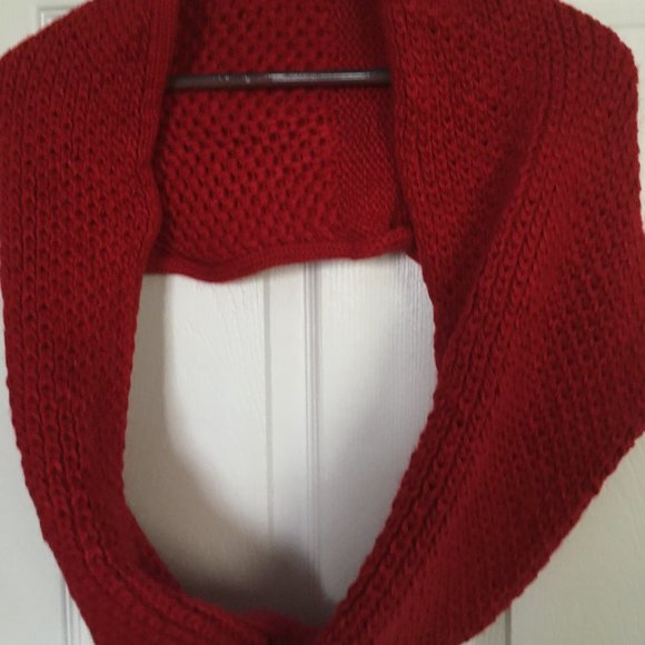 Knit infinity scarf - red - Picture 2 of 4